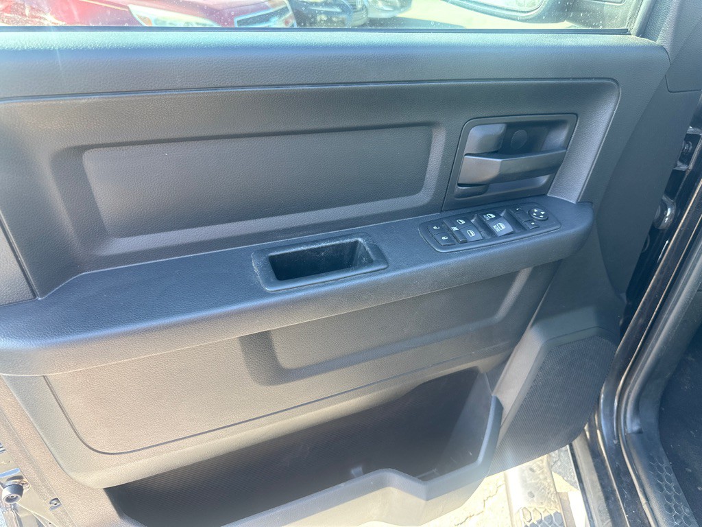 2016 RAM 1500 Image 12