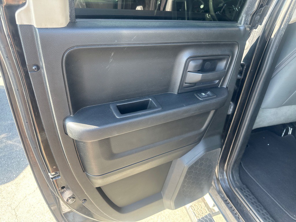 2016 RAM 1500 Image 14