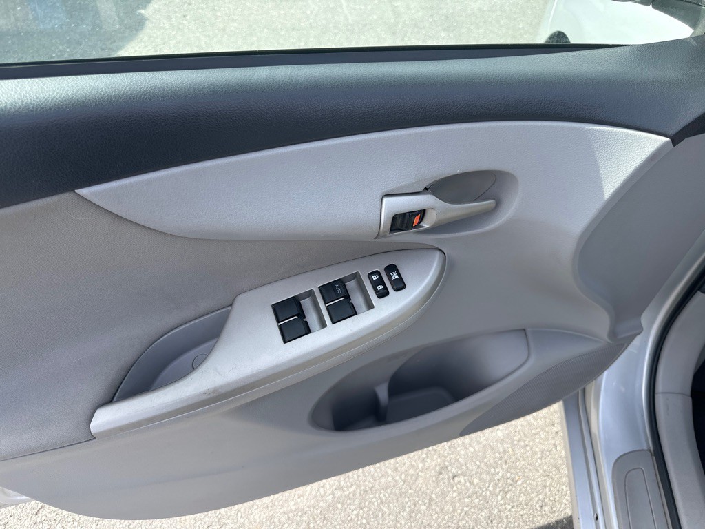 2012 Toyota Corolla Image 10