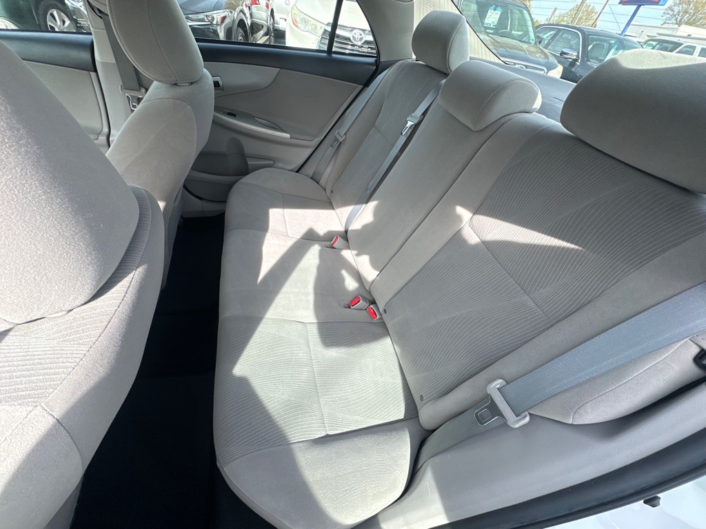 2012 Toyota Corolla Image 13