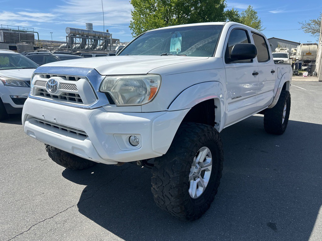 2014 Toyota Tacoma Image 1
