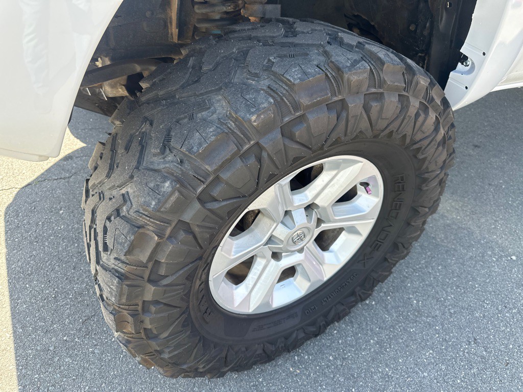 2014 Toyota Tacoma Image 9
