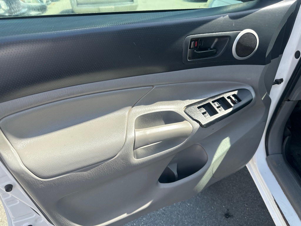 2014 Toyota Tacoma Image 12