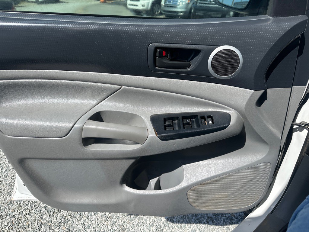 2014 Toyota Tacoma Image 20