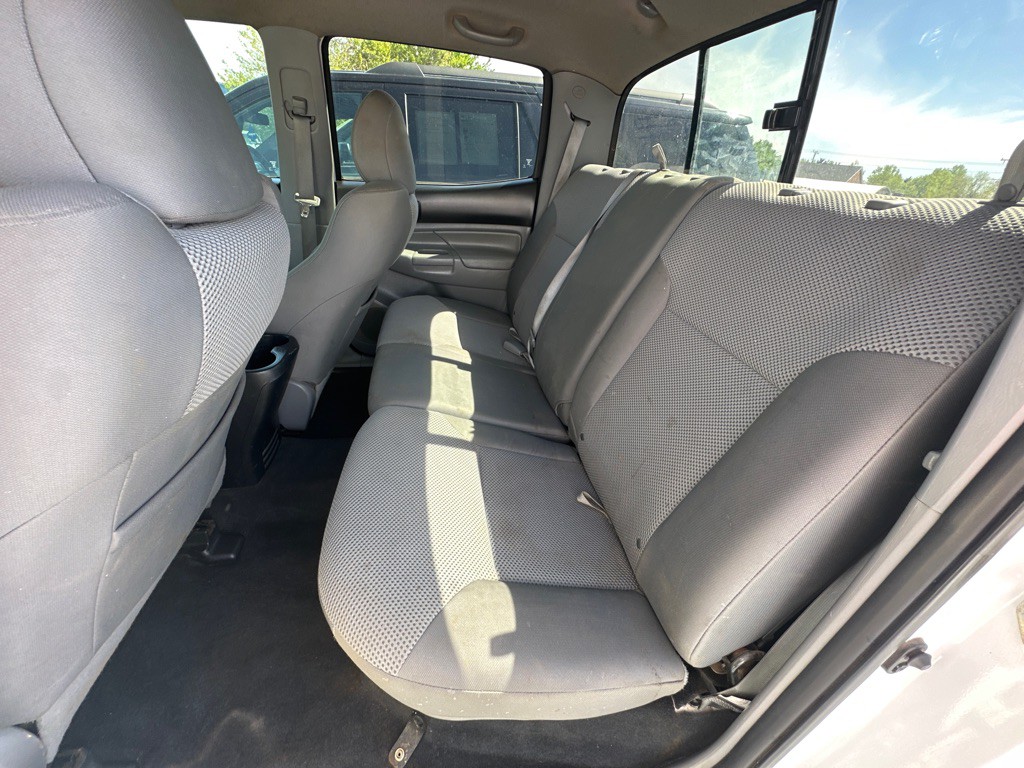 2014 Toyota Tacoma Image 23