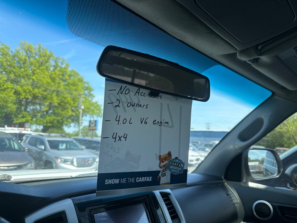 2014 Toyota Tacoma Image 24