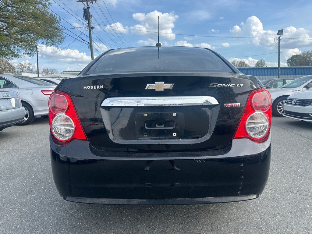 2016 Chevrolet Sonic Image 4