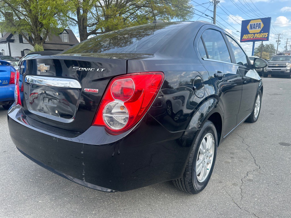 2016 Chevrolet Sonic Image 5