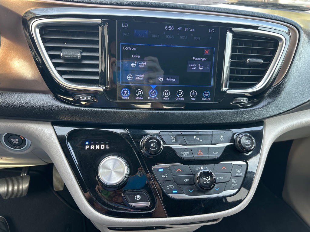 2017 Chrysler Pacifica Image 18
