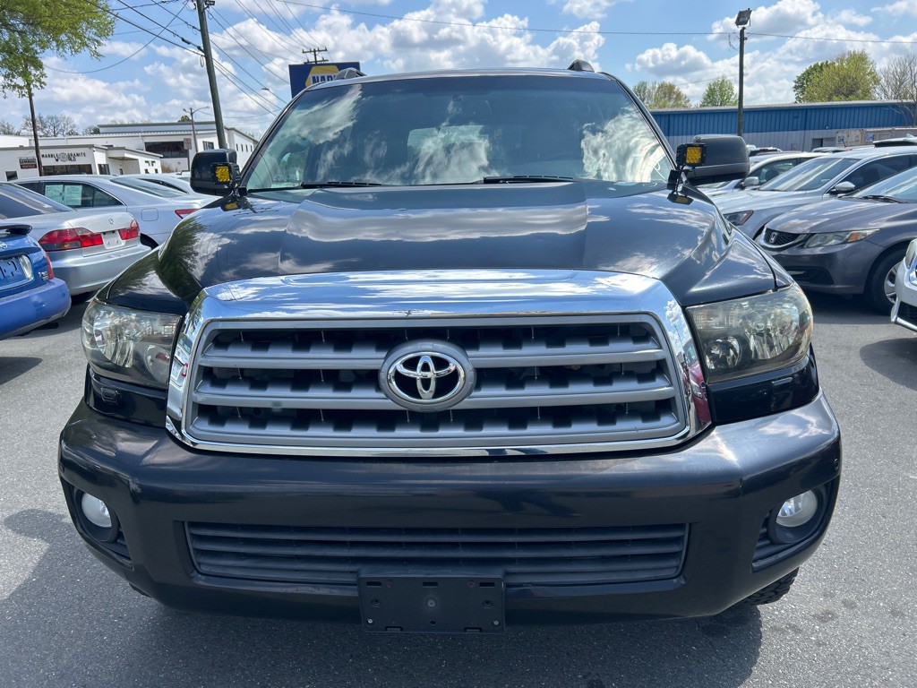 2013 Toyota Sequoia Image 2