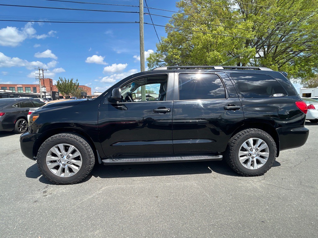 2013 Toyota Sequoia Image 8