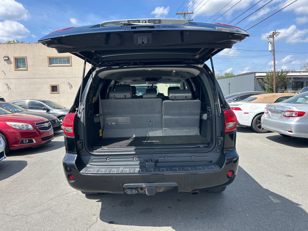 2013 Toyota Sequoia Image 9