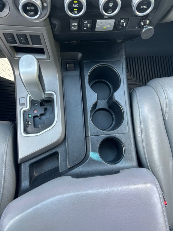 2013 Toyota Sequoia Image 19