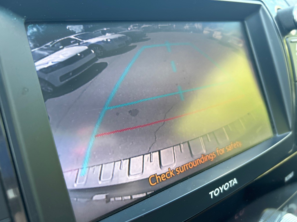 2013 Toyota Sequoia Image 20