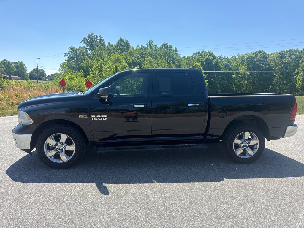 2014 RAM 1500 Image 2
