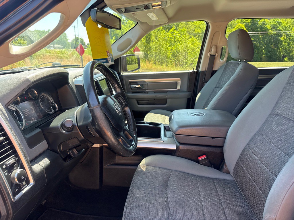 2014 RAM 1500 Image 9