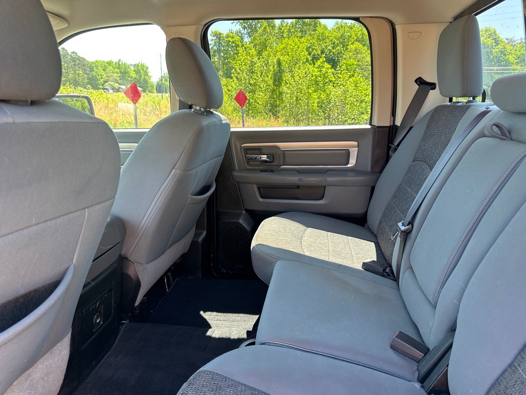 2014 RAM 1500 Image 10