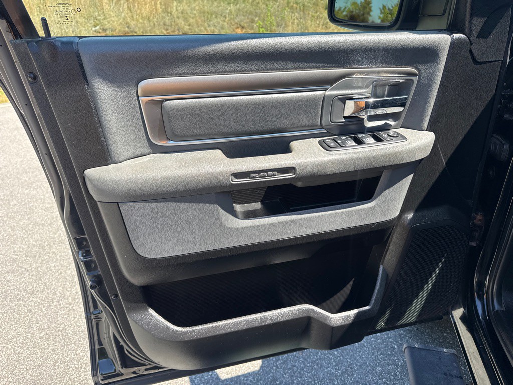 2014 RAM 1500 Image 11