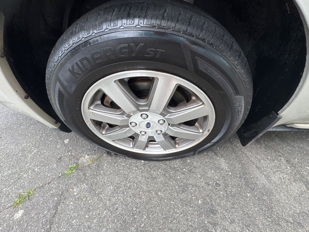 2008 Ford Taurus Image 10