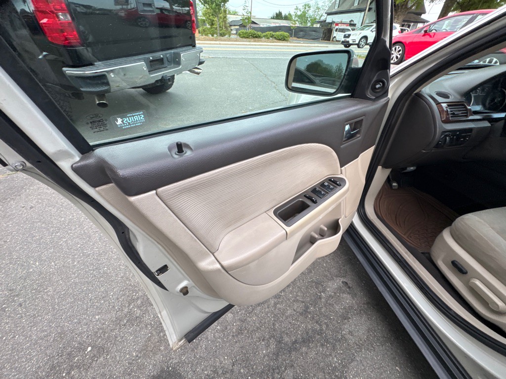 2008 Ford Taurus Image 11