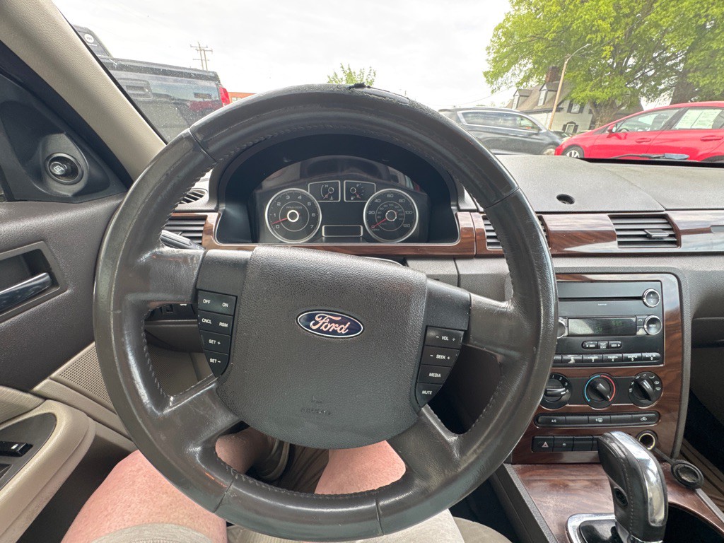 2008 Ford Taurus Image 16