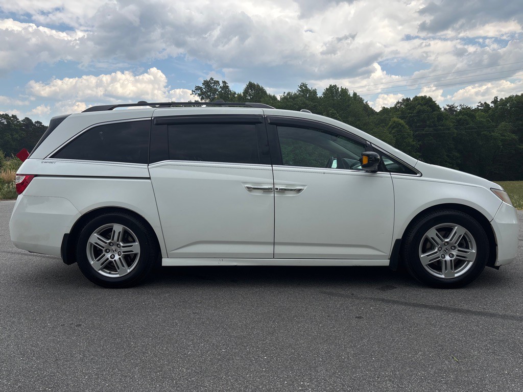 2011 Honda Odyssey Image 6