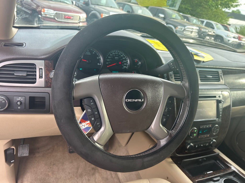 2014 GMC Yukon Image 16