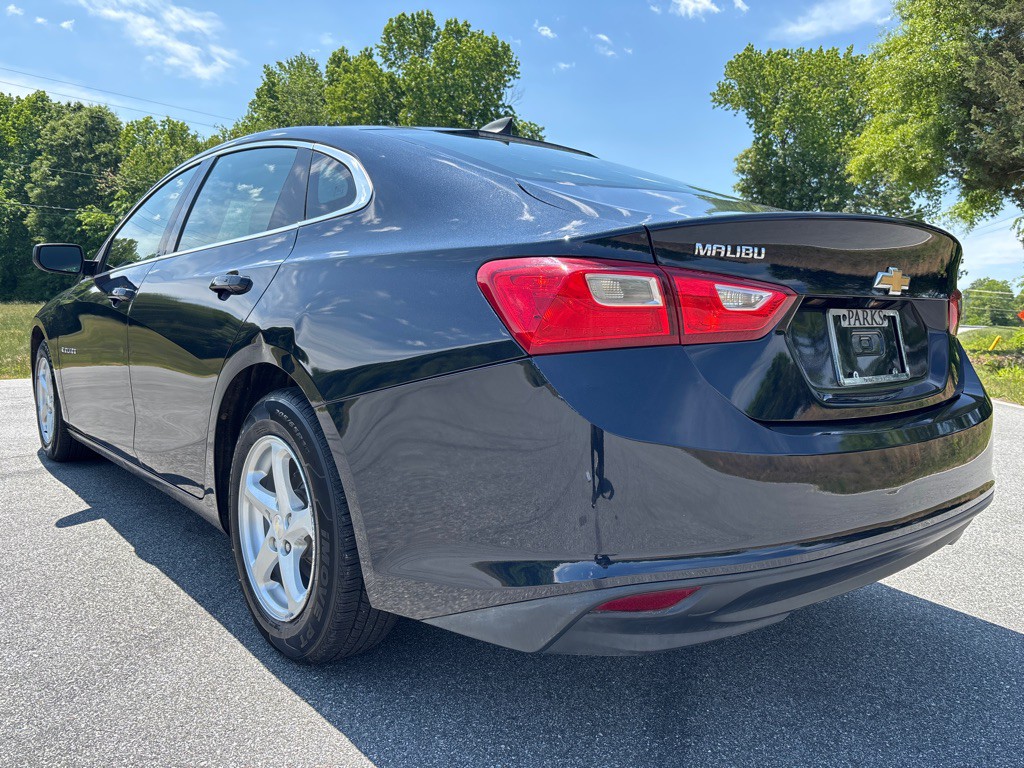 2016 Chevrolet Malibu Image 3