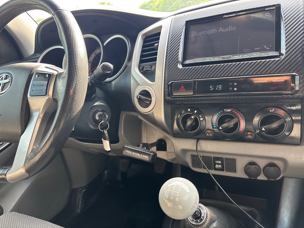 2013 Toyota Tacoma Image 17