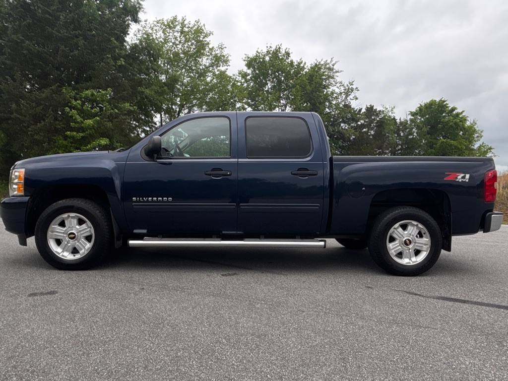 2010 Chevrolet Silverado 1500 Image 2