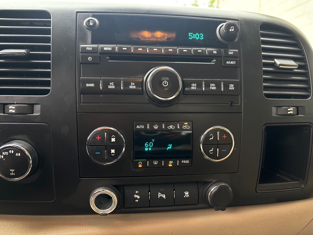 2010 Chevrolet Silverado 1500 Image 18