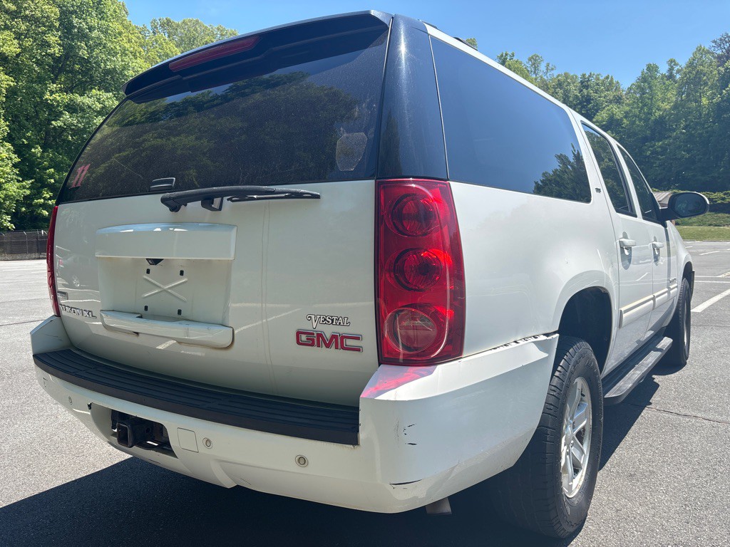 2011 GMC Yukon Image 4