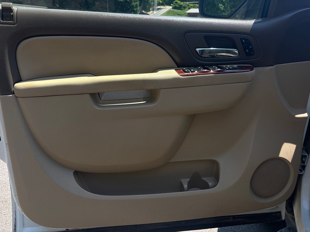 2011 GMC Yukon Image 8