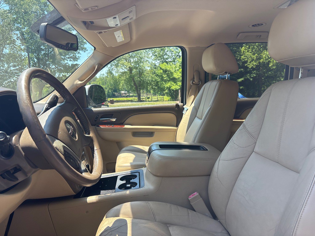 2011 GMC Yukon Image 10