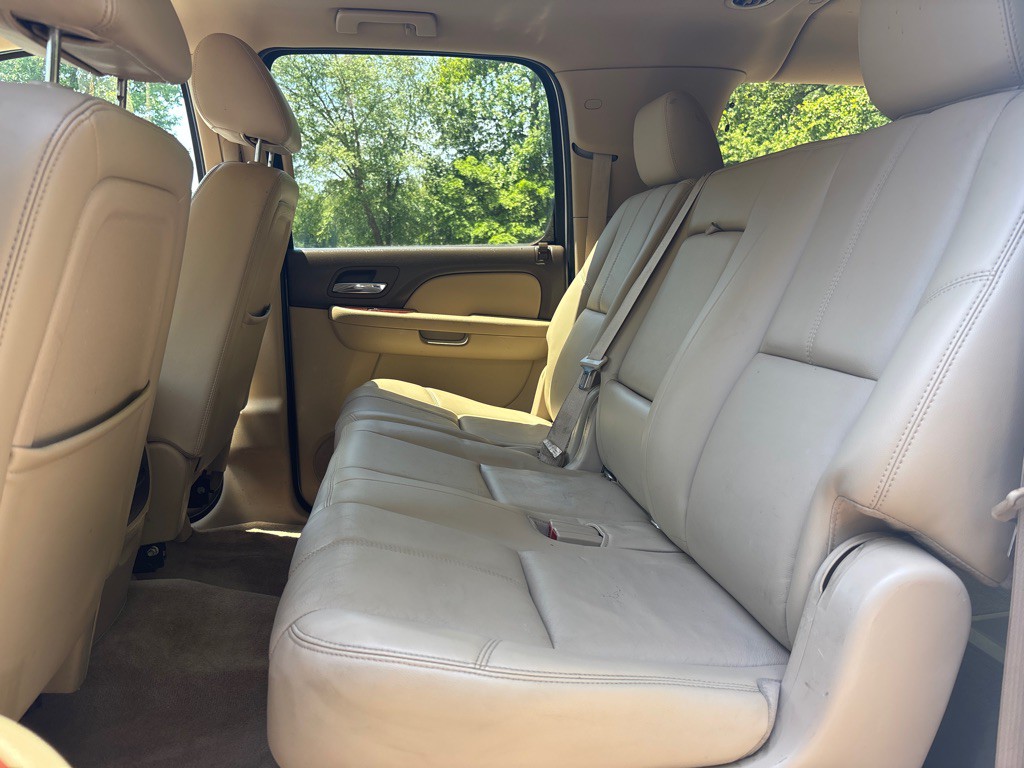 2011 GMC Yukon Image 11