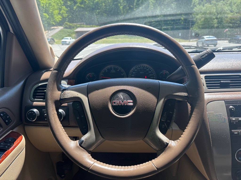 2011 GMC Yukon Image 13