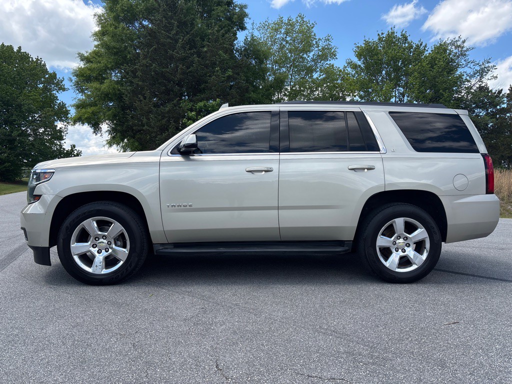 2015 Chevrolet Tahoe Image 2