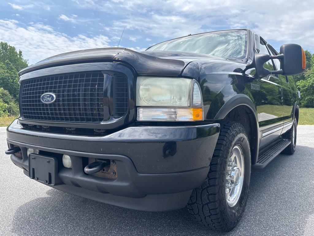 2002 Ford Excursion Image 1