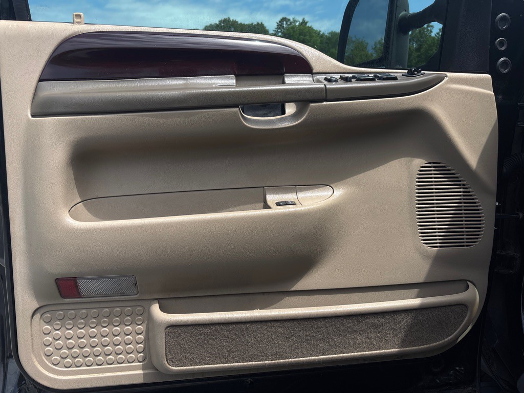 2002 Ford Excursion Image 7