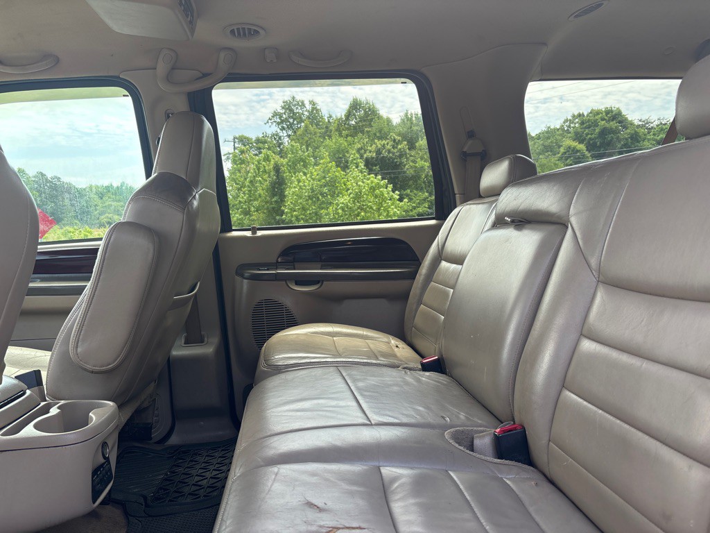 2002 Ford Excursion Image 10