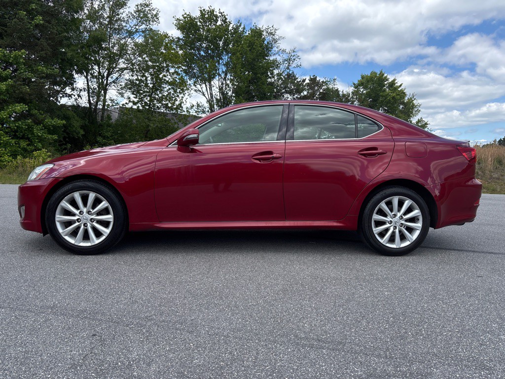 2010 Lexus IS Image 2