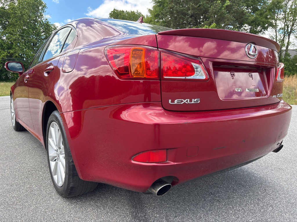 2010 Lexus IS Image 3