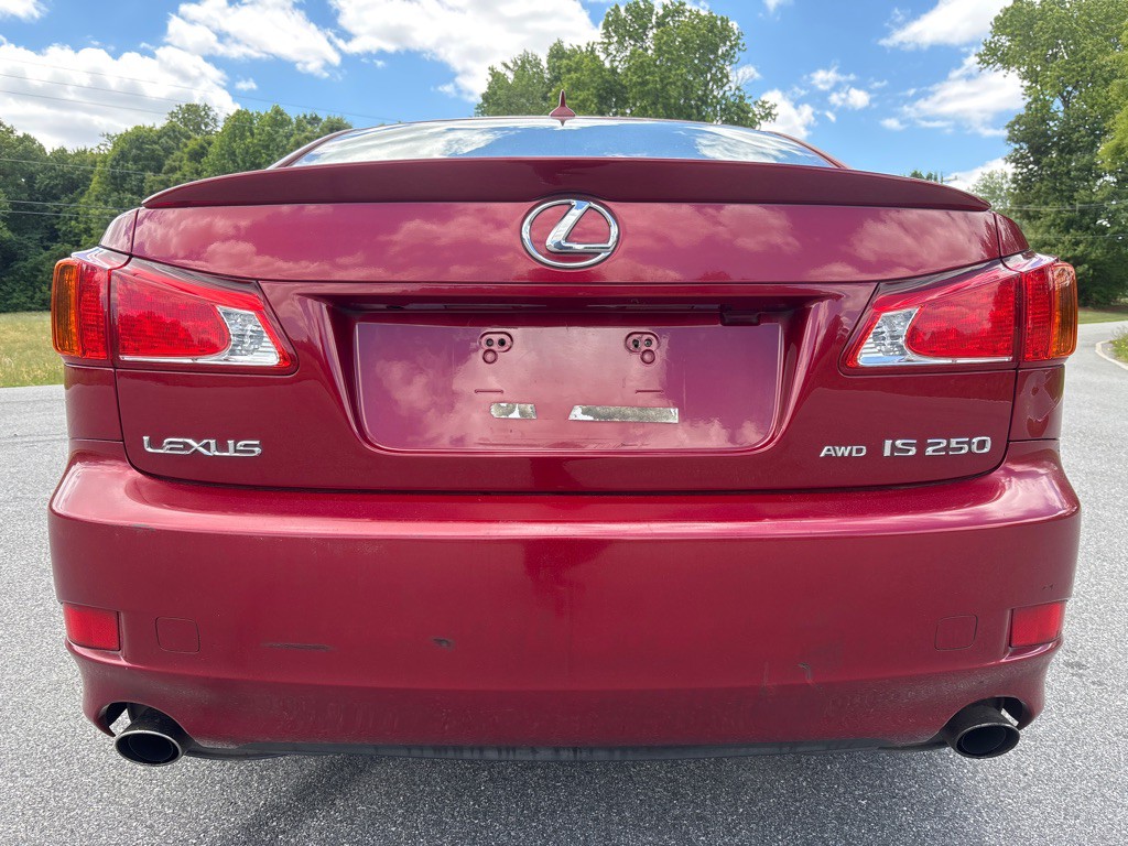 2010 Lexus IS Image 4