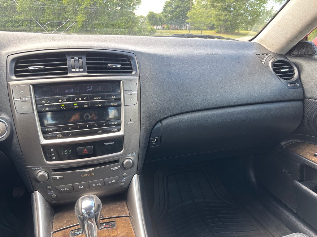 2010 Lexus IS Image 13