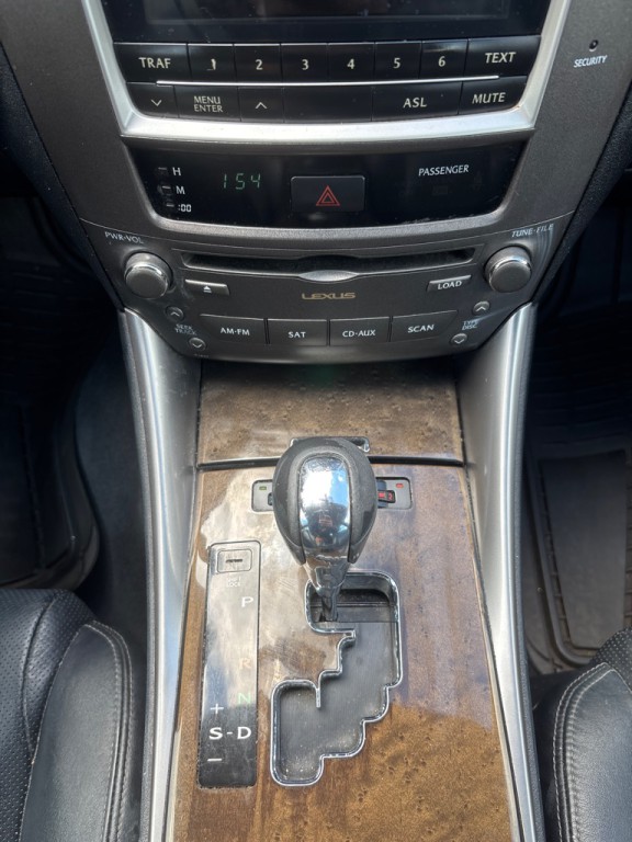 2010 Lexus IS Image 15