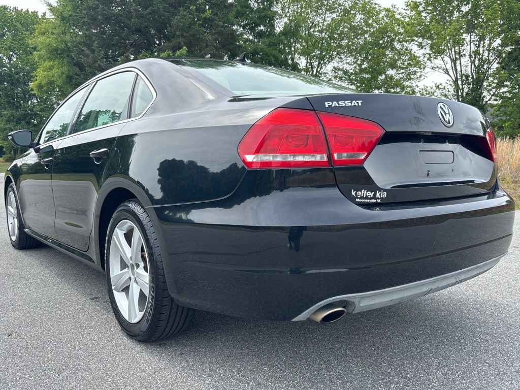2012 Volkswagen Passat Image 3