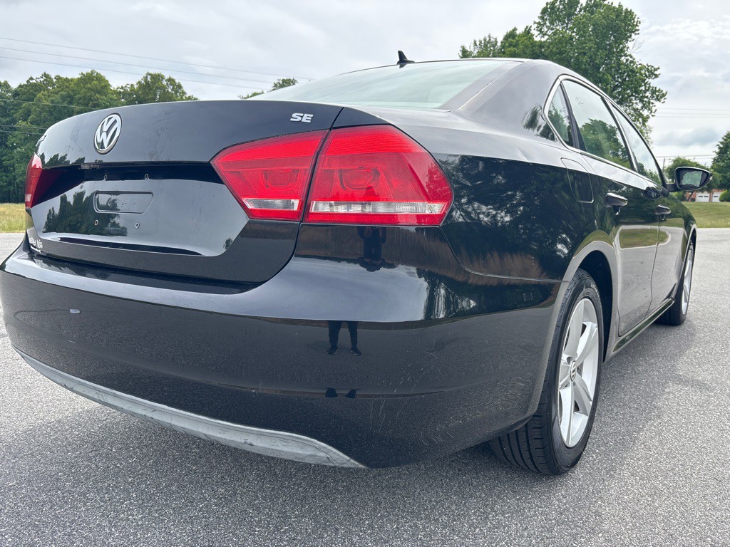 2012 Volkswagen Passat Image 5