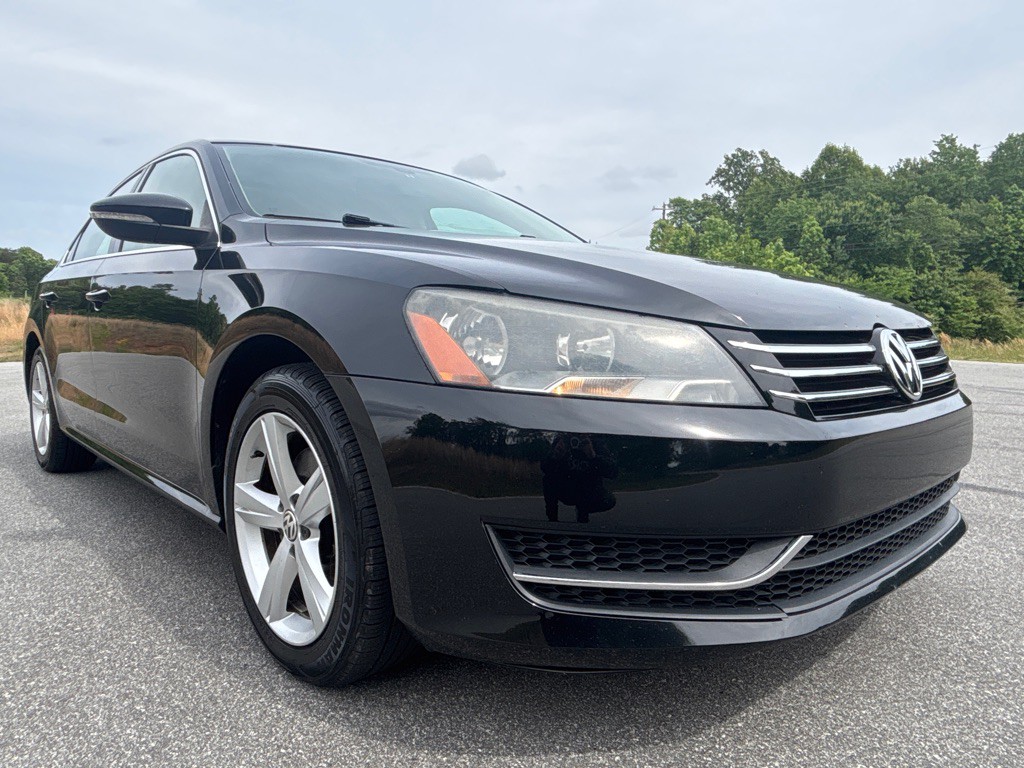 2012 Volkswagen Passat Image 7