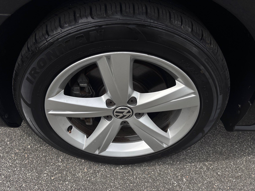 2012 Volkswagen Passat Image 9