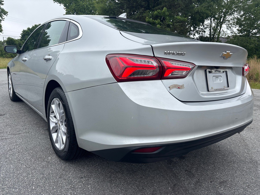 2020 Chevrolet Malibu Image 3